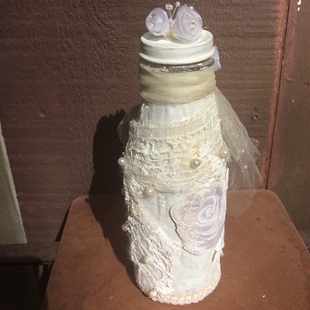 Handcrafted altered bottle - Picture 3 of 3